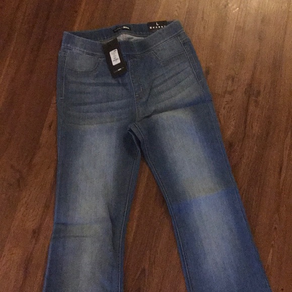Jeans - Picture 2 of 3